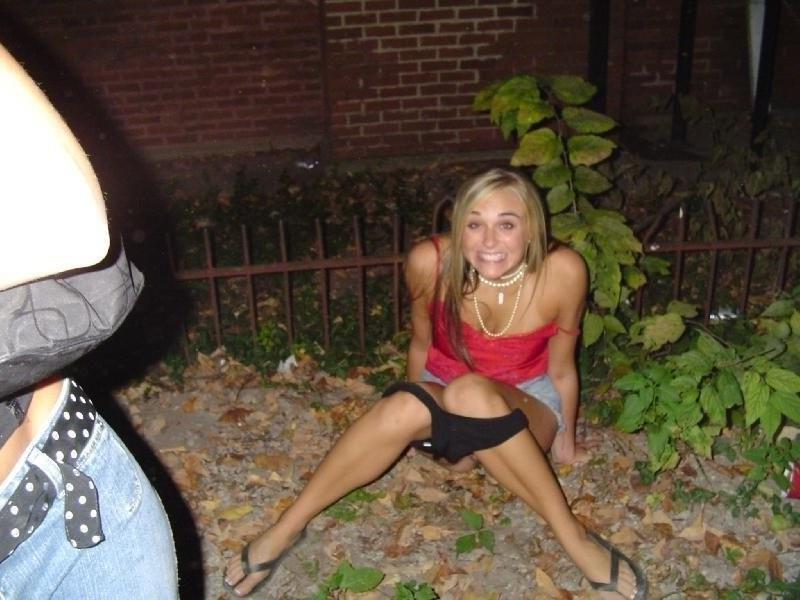 15P Amateur hot teens posing and sucking a dick hard