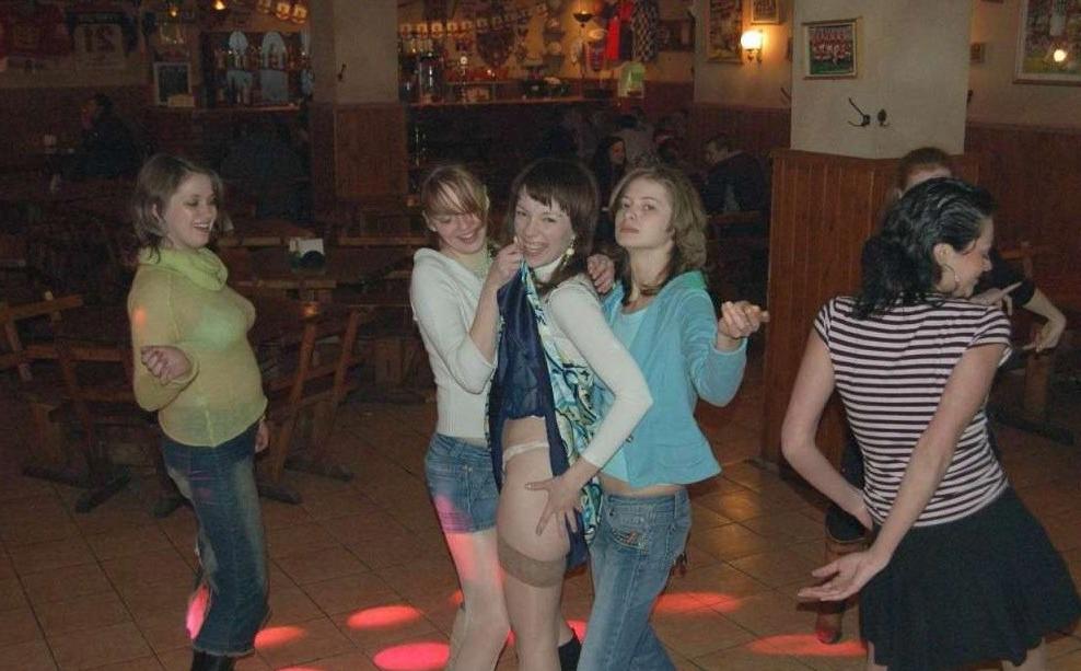 15P Gorgeous amateur girls showing their amazing bodies