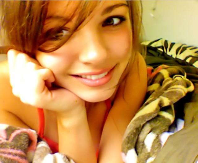 15P Gorgeous nude drunk girls posing on camera