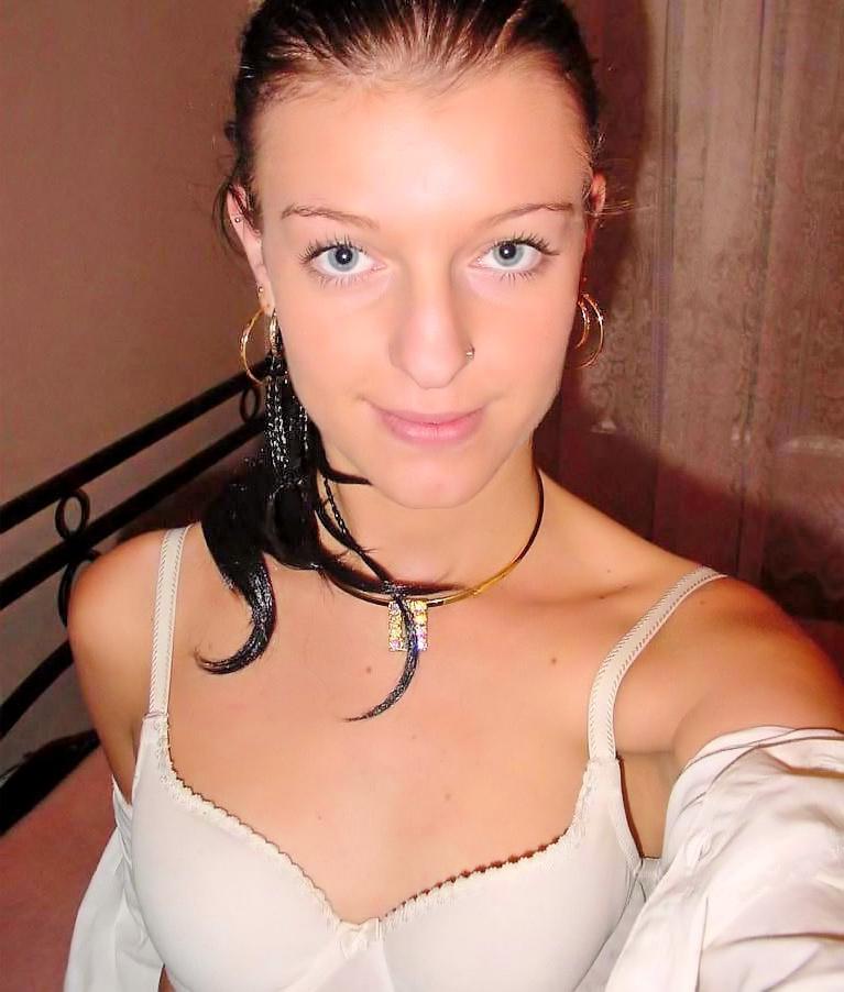 15P Gorgeous cute amateur busty teen posing on camera
