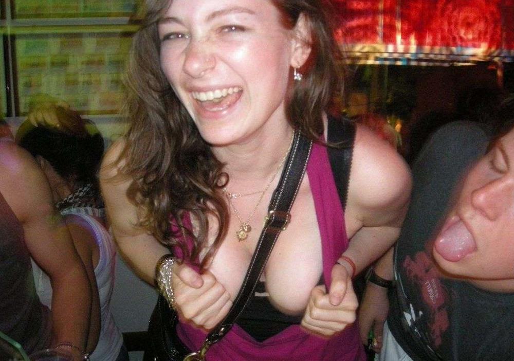 15P Pretty and fresh amateur girls showing themselves for you