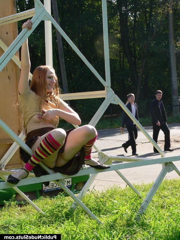 15P Playful cutie gets dirty enough to show her nude titties in the park
