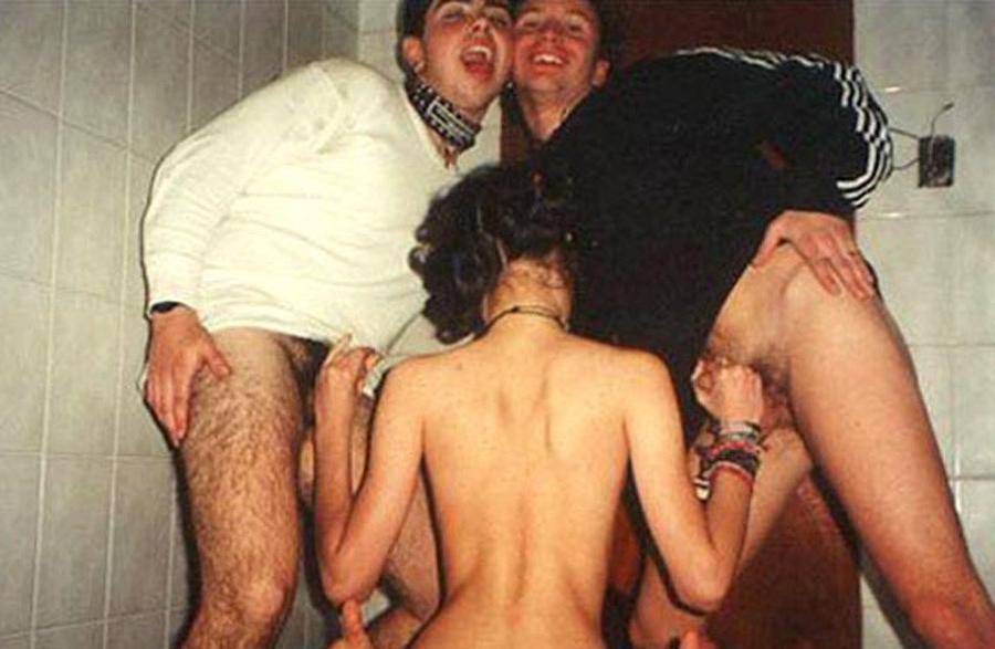 15P Sexy nextdoor girlfriends posing and smiling on camera