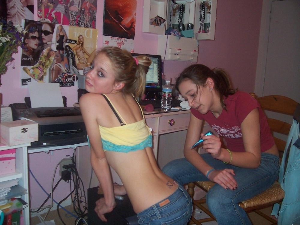 15P Many hottest amateur teens and babes posing on camera