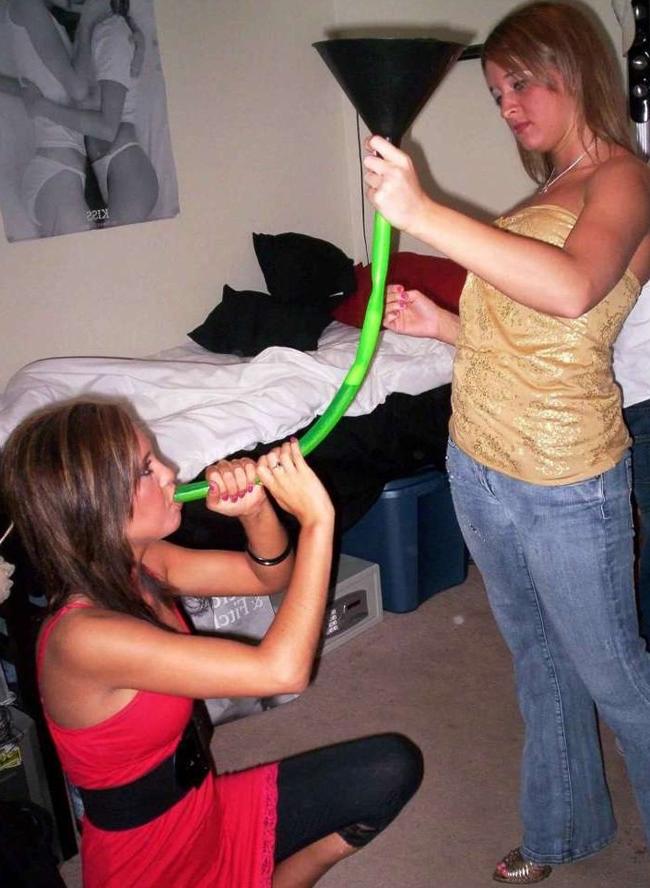 15P Many hottest amateur teens and babes posing on camera