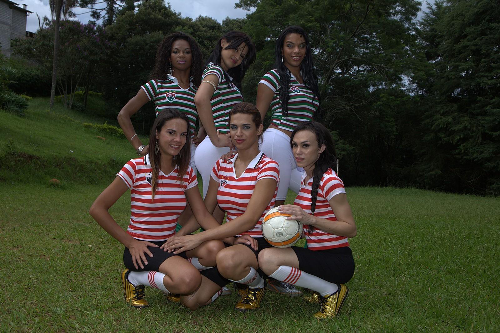 16P Shemale soccer players gangbang the referee