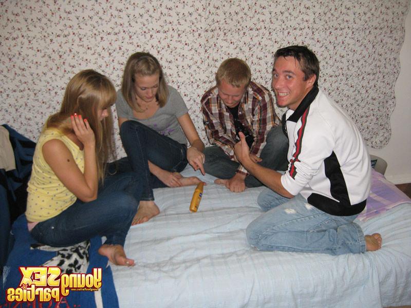 16P Two fellows seduced their girlfriends to have foursome sex