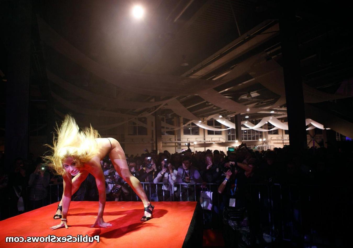 12P Pictures and videos from live sex events all over the world