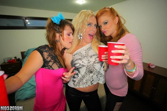 15P Drunk party girls going wild on hardcore orgy sex