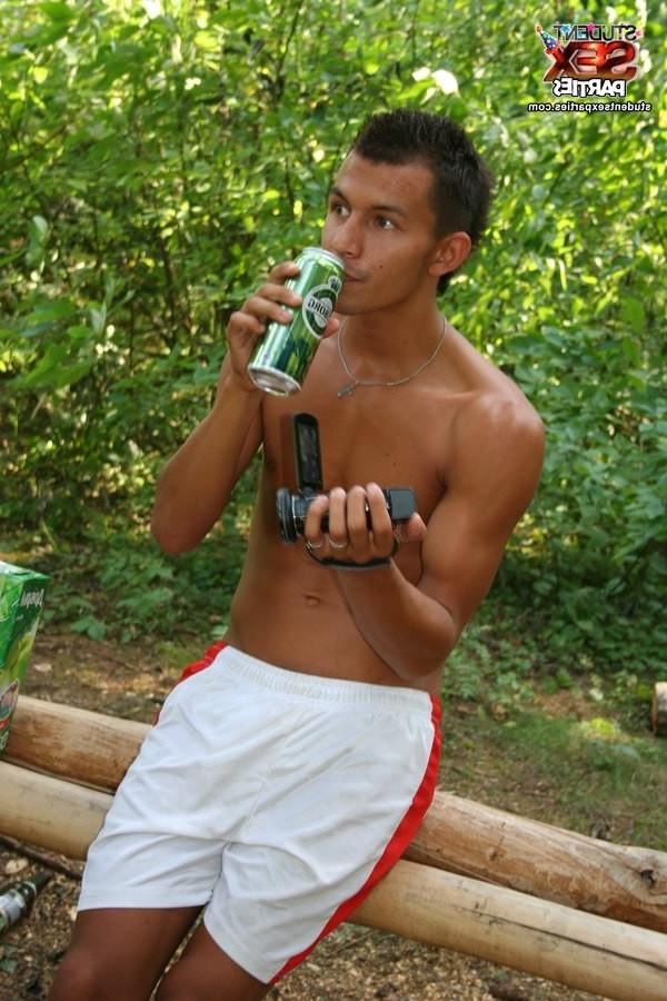 8P Forest disposes to orgy