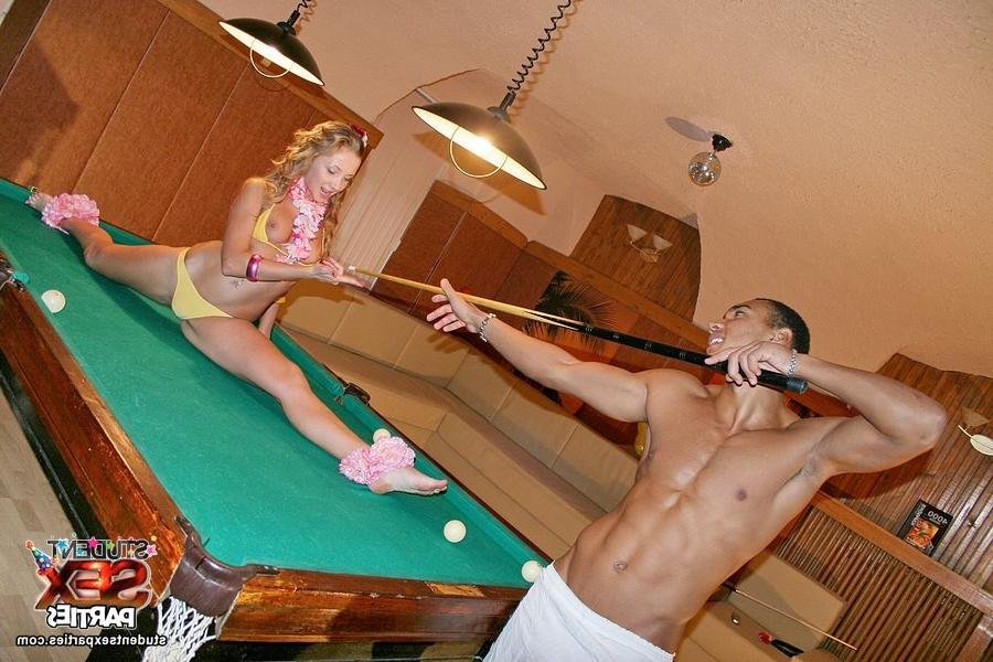 8P Chick fucked in all fours
