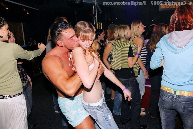 16P Sexparty with drunk women and male strippers