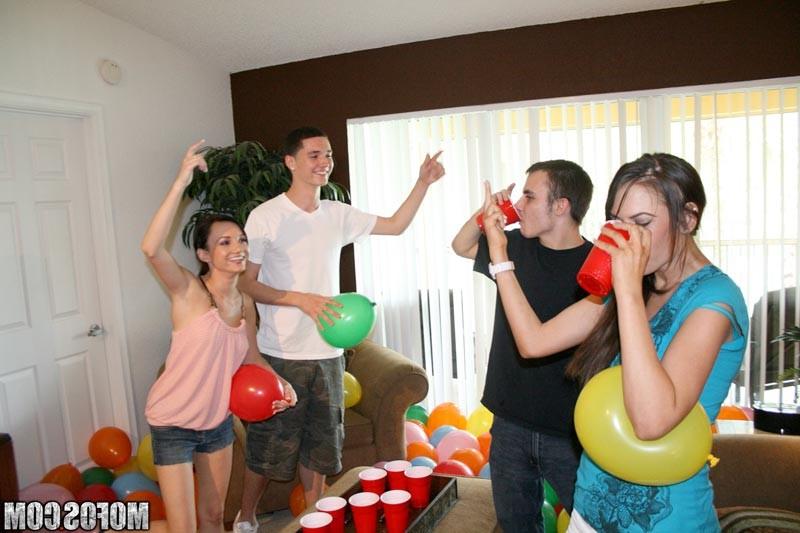 17P Nasty sluts playing and fucking hard sex in foursome