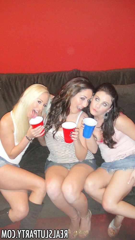 17P Four hot drunk sluts in hardcore group fucking action