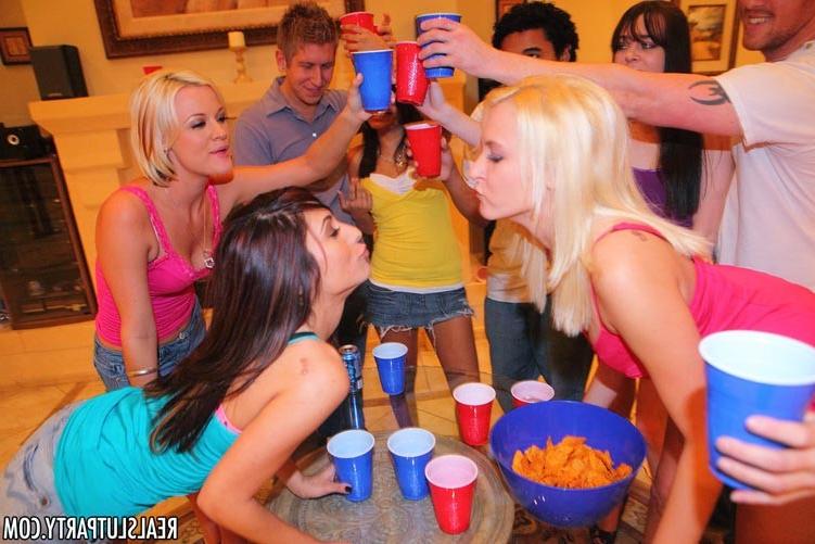 17P Drunk teen chicks at hardcore group sex party with cum swap