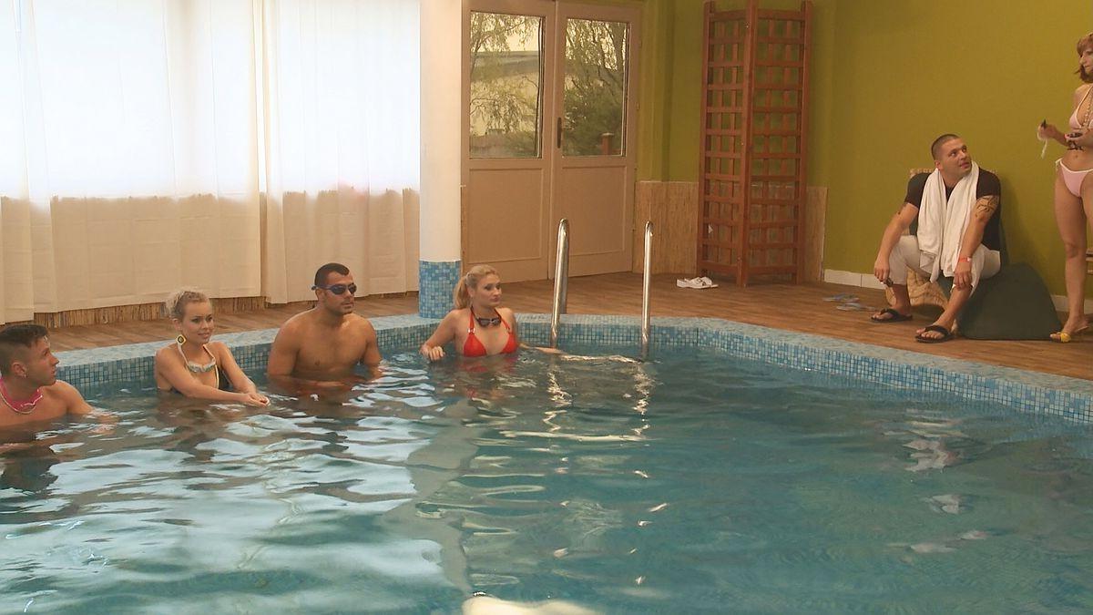 16P Foursome Pool Sex Party
