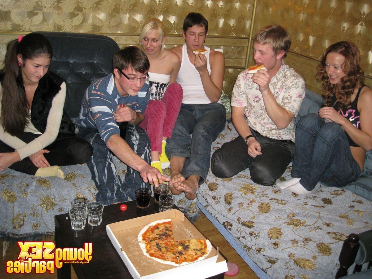 18P Young Students Dirty Sex Party