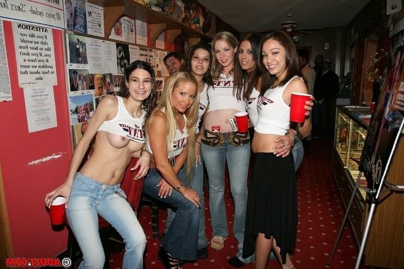 16P Drunk sex hungry sluts making insane group orgy at Vegas party