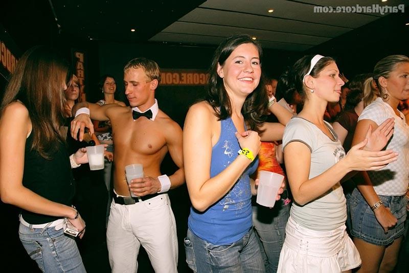 16P Drunk horny sluts sucking and fucking at sex party