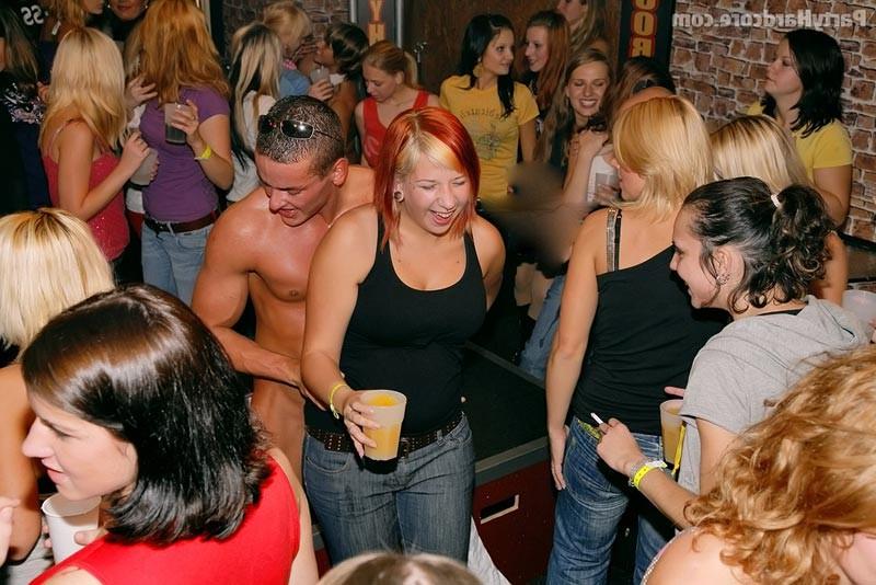 16P Drunk horny sluts sucking and fucking at sex party