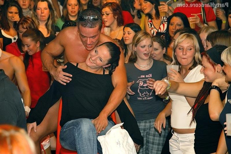 16P Drunk horny sluts sucking and fucking at sex party