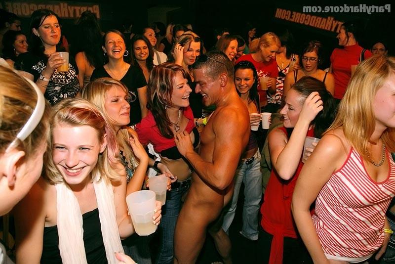 16P Drunk horny sluts sucking and fucking at sex party