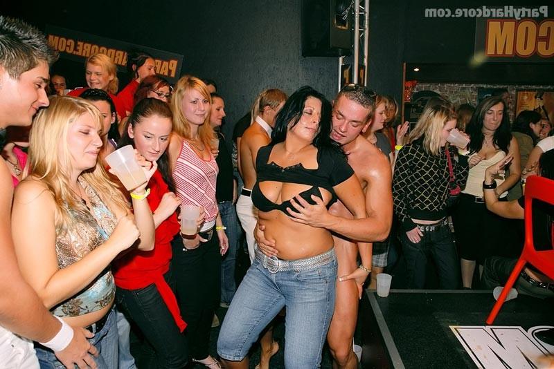16P Drunk horny sluts sucking and fucking at sex party