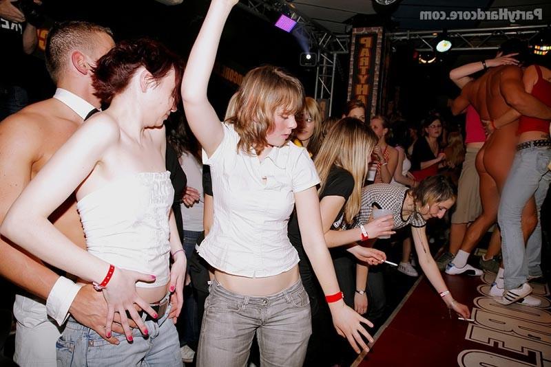 16P Wild drunk horny sluts fucking in hardcore sex party