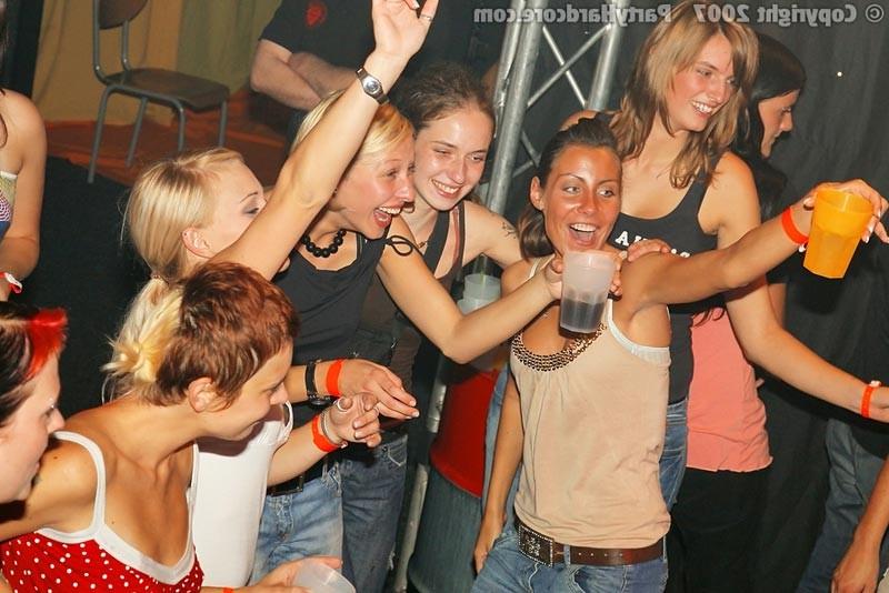 16P Horny drunk sluts sucking and fucking in sex party