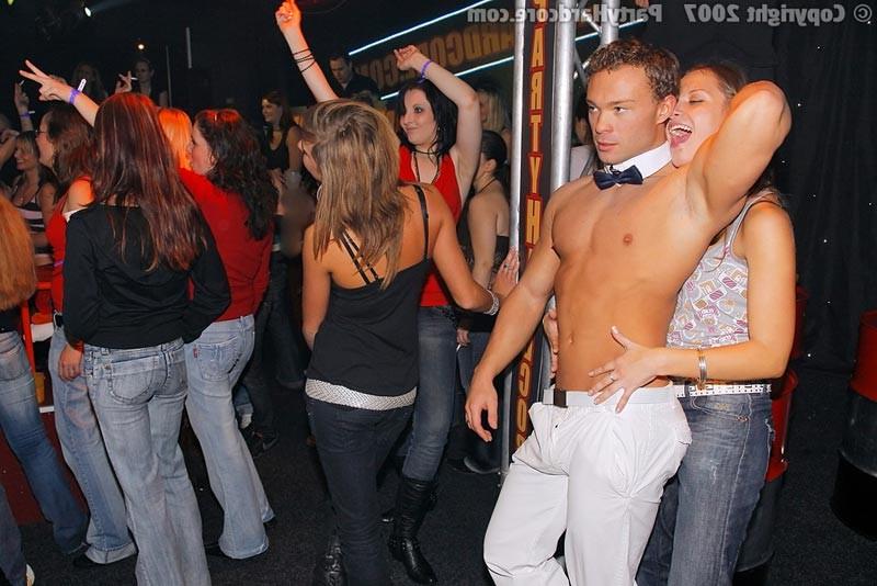 16P Drunk horny sluts sucking and fucking at sex party