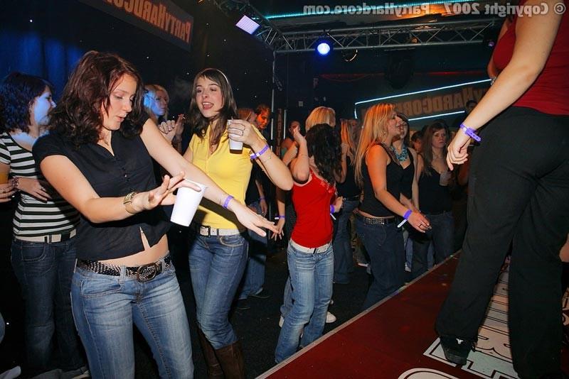 16P Drunk horny sluts sucking and fucking at sex party