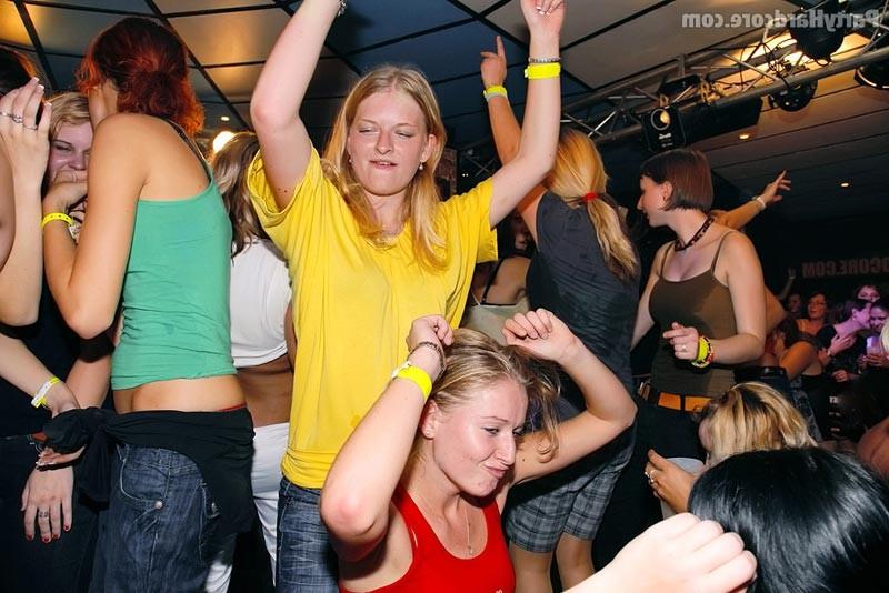 16P Horny drunk sluts sucking and fucking in sex party