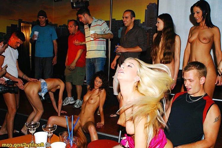 17P Amateur whores fucking and sucking hard cocks at orgy party