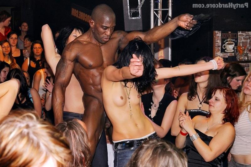 16P Slut drunk bitches sucking and fucking in sex party