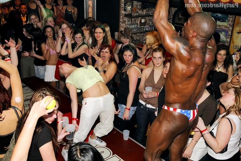16P Slut drunk bitches sucking and fucking in sex party