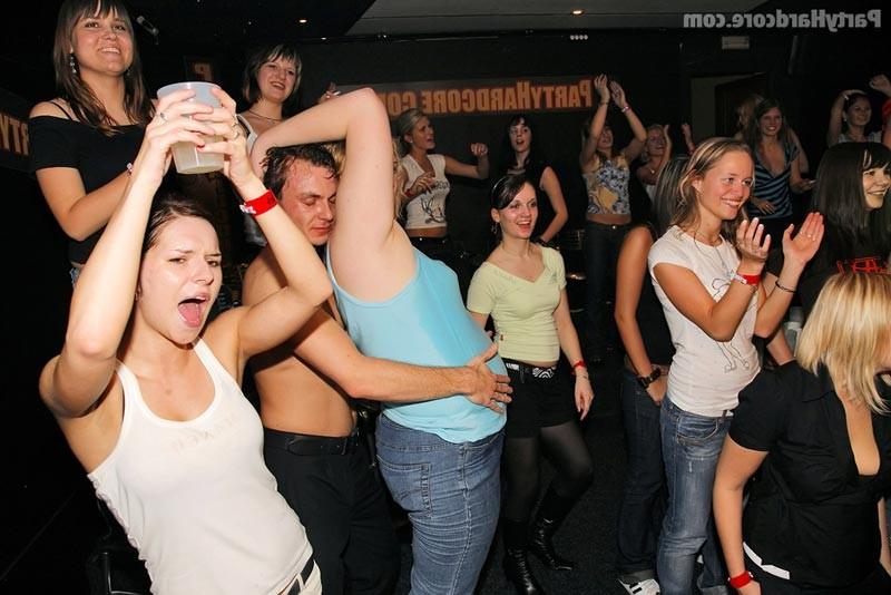 16P Slut drunk bitches sucking and fucking in sex party