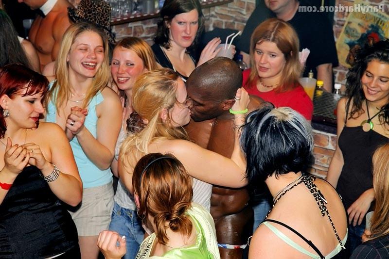 16P Slut drunk bitches sucking and fucking in sex party