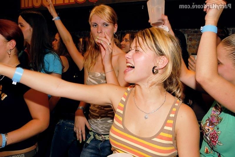 16P Slut drunk girls sucking and fucking at hardcore party