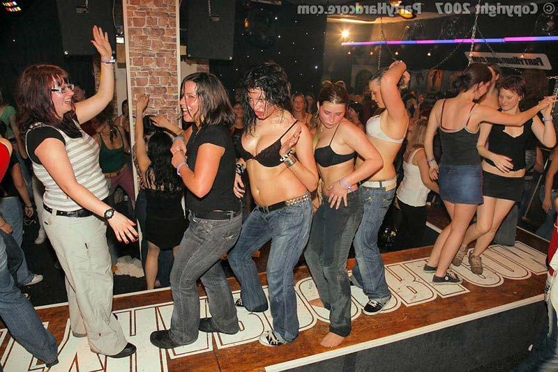 16P Drunk amateur babes fucking at hardcore orgy party