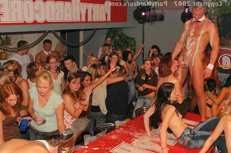 16P Dirty drunk chicks fucking at hardcore orgy sex party