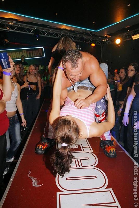 16P Amateur drunk girls fucking at hardcore orgy party