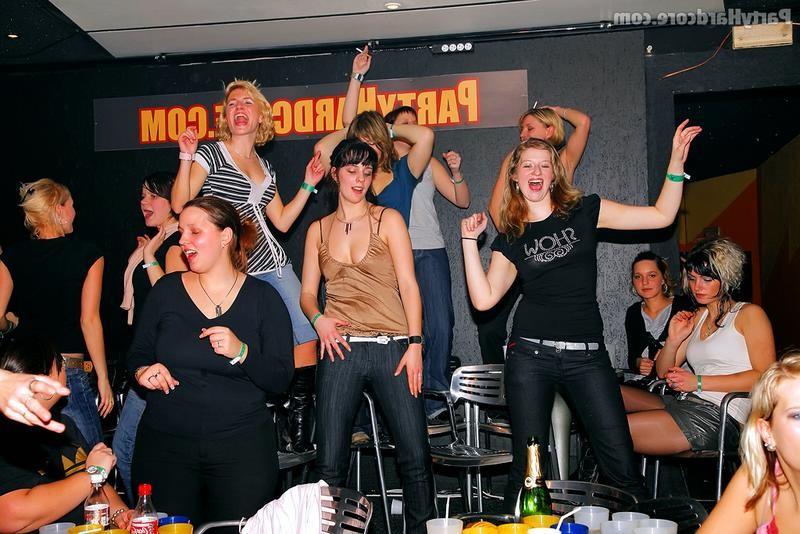 16P drunk amateurs hardcore party