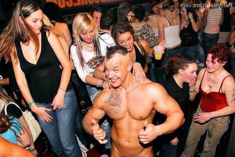 16P drunk amateurs hardcore party
