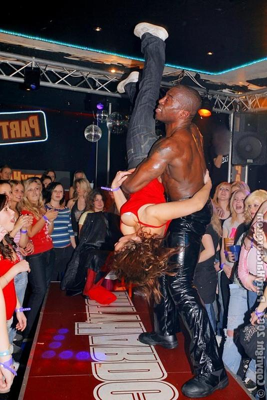 15P Next-door sluts fucking men and women on orgy sex party