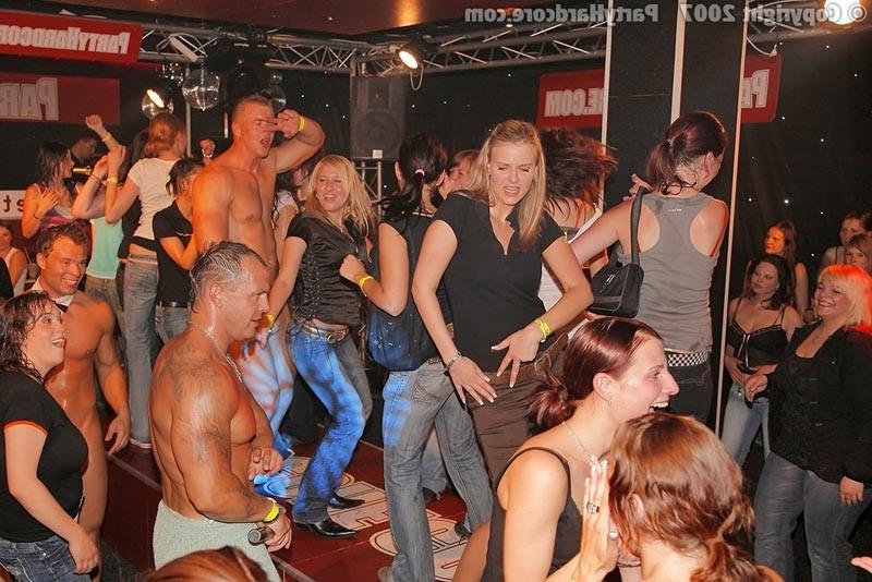 15P Sexy amateur babes fucked on stage show orgy sex party