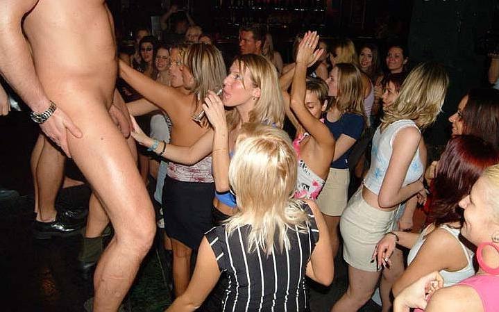 16P drunk teens in onstage sex frenzy