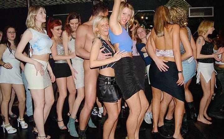 16P drunk teens in onstage sex frenzy
