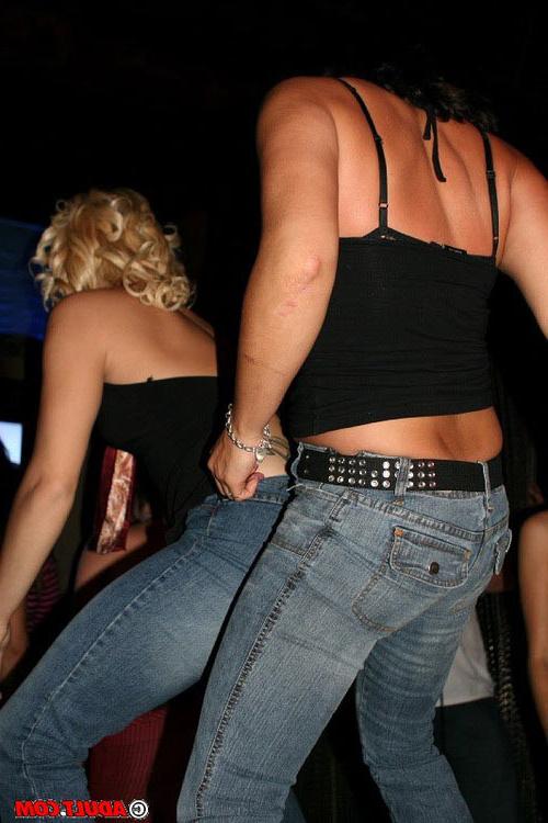 20P Drunk horny girls do a naughty groupsex party