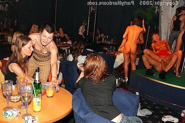 16P Party girls doing strangers at disco