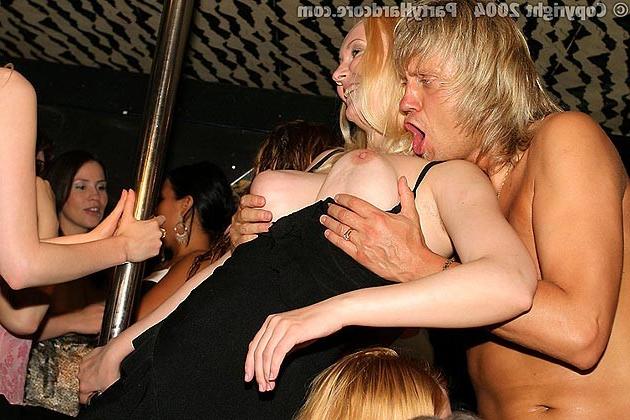 16P Toasted girls doing strangers at big drunk orgy